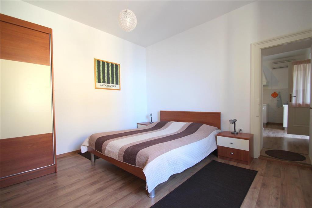 Dante Apartment *